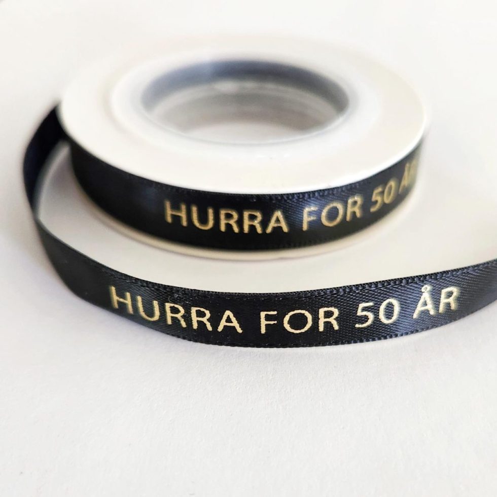 Silkebånd, svart - Hurra for 50 år - 10m