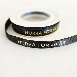 Silkebånd, svart - Hurra for 40 år - 10m