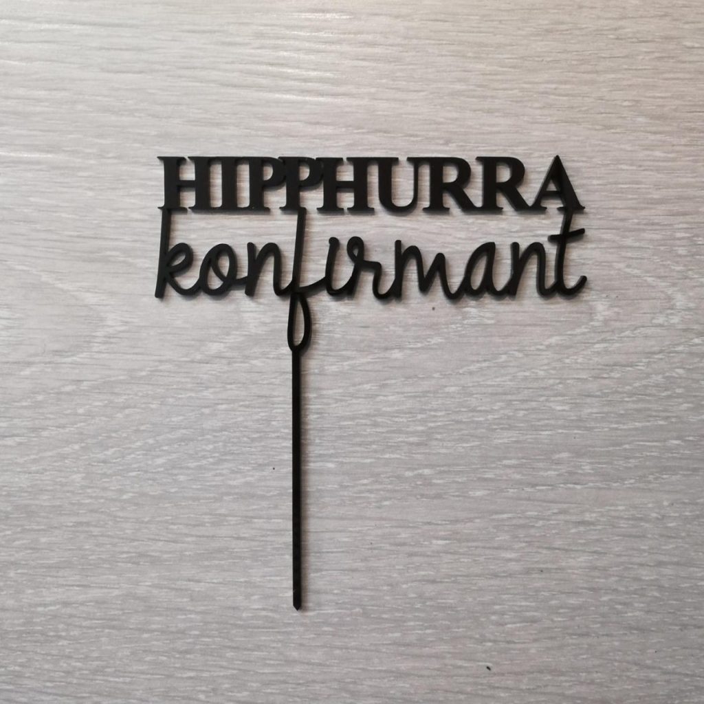 Kakepynt, svart - Hipp hurra konfirmant