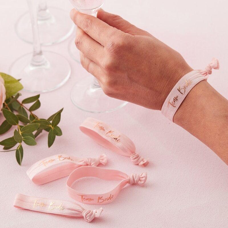 Armbånd rosa og rosegull, team bride - 5 stk
