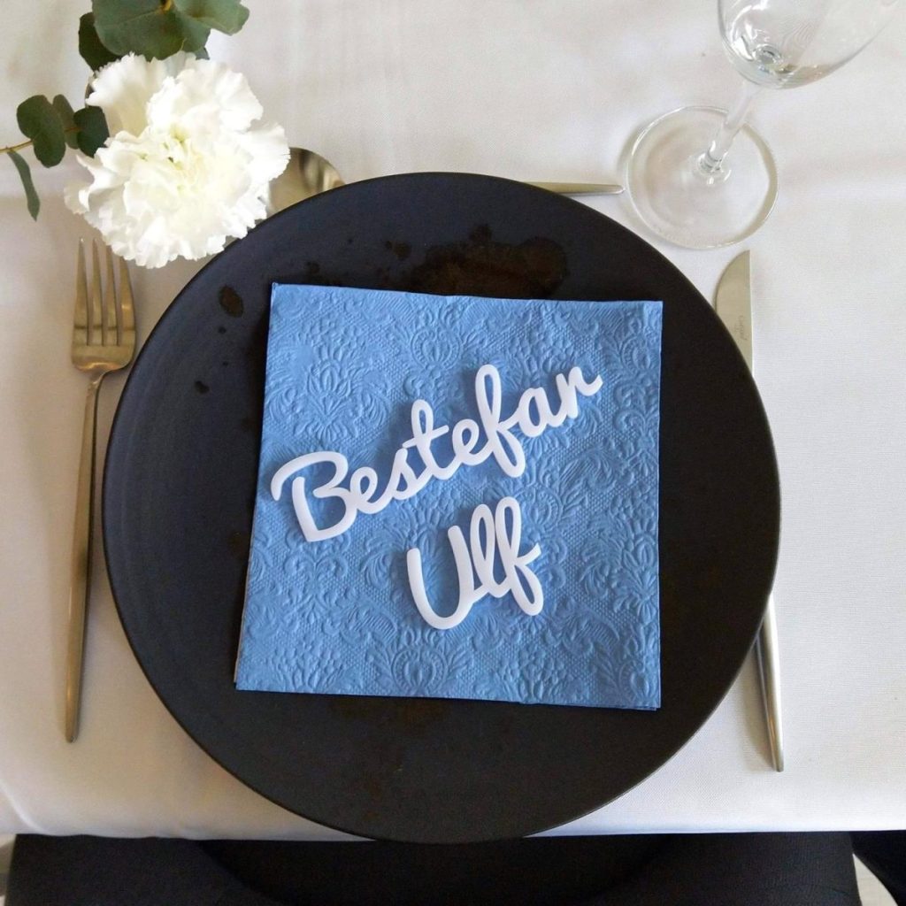 Bordkort egen tekst, akryl - Hvit