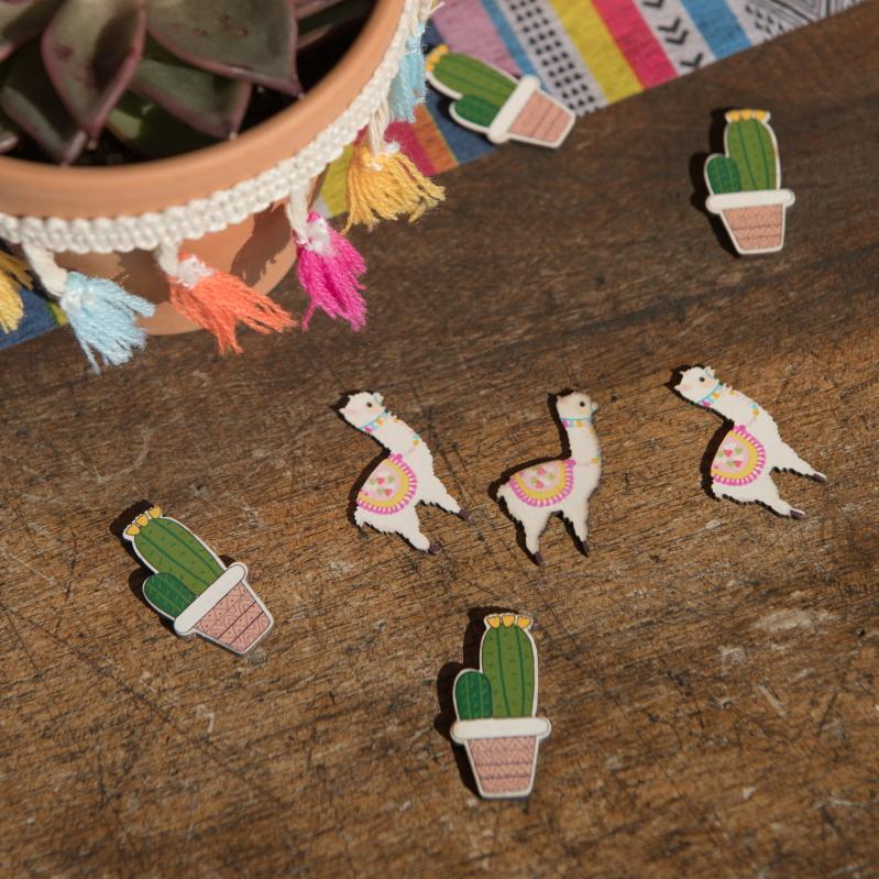 Bordkonfetti treverk, lama og kaktus – 18 stk